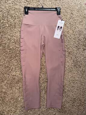 Alo Yoga High-Waist Slice Capri Size S